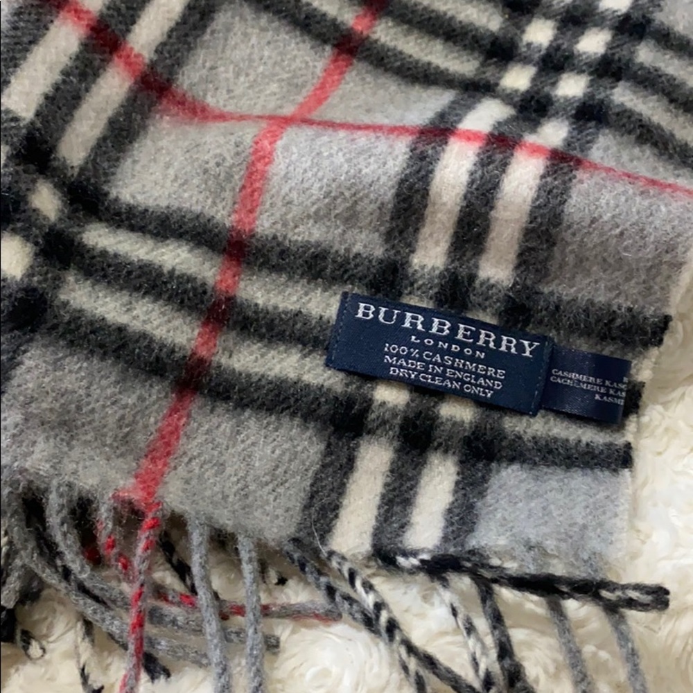 Burberry cashmere scarf